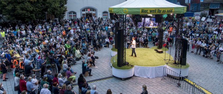 Robert Habeck zieht 1200 Menschen auf den Marienplatz